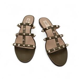 Valentino Garavani Rockstud Flat Slide Sandal Olive Green Tan Size 40.5 US 10.5